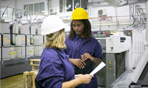 EHS Training vs. EHS Communication: Striking the Right Balance for Workplace Safety